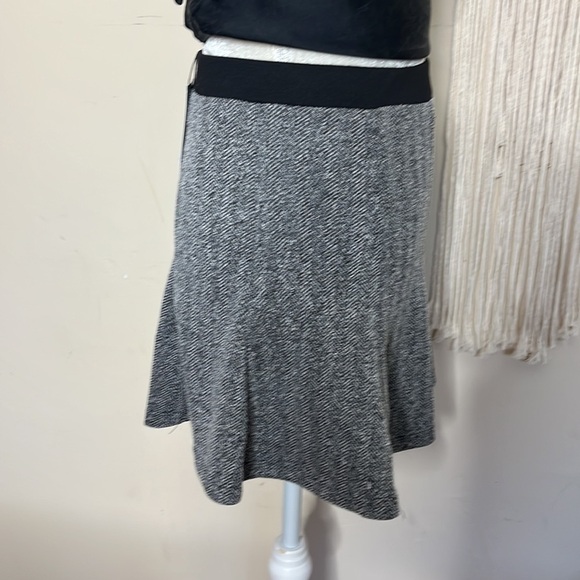 nwt // suite benedict mini skirt - Picture 3 of 10